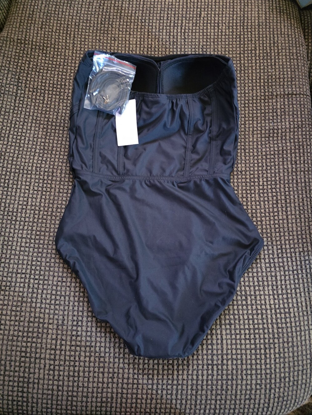 Hermoza Regina Bandeau Sculpting Onepiece Black 158.00 Size 8 Removable Straps - Picture 3 of 6